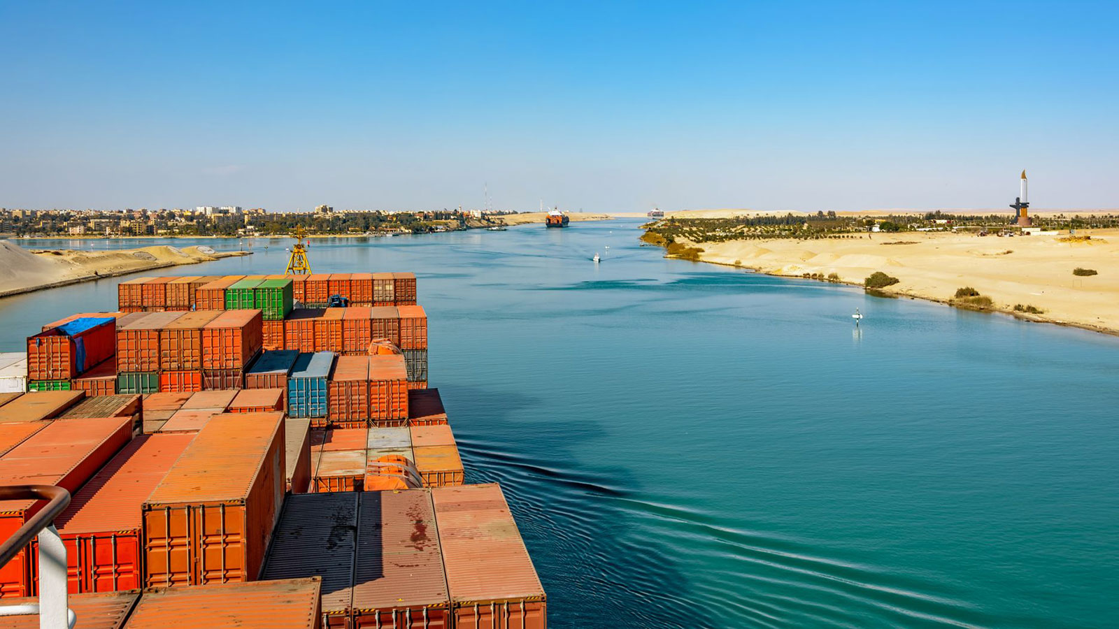 Bloqueo temporal del Canal de Suez profundiza la escasez de contenedores vacíos en Asia e impulsa nuevas alzas de tarifas